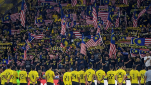 Harimau Malaya jatuh 3 anak tangga