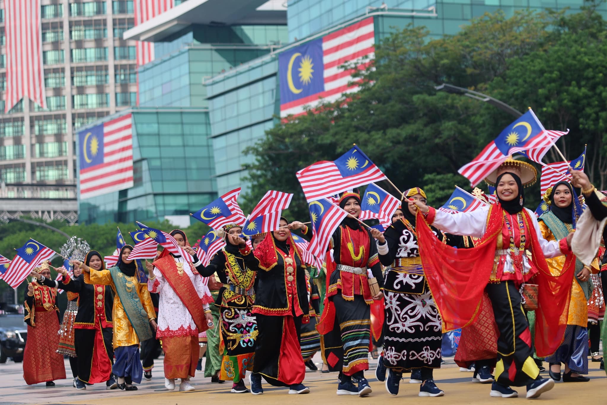 7 Lagu Patriotik Penaik Semangat - Malaysia Bangkit