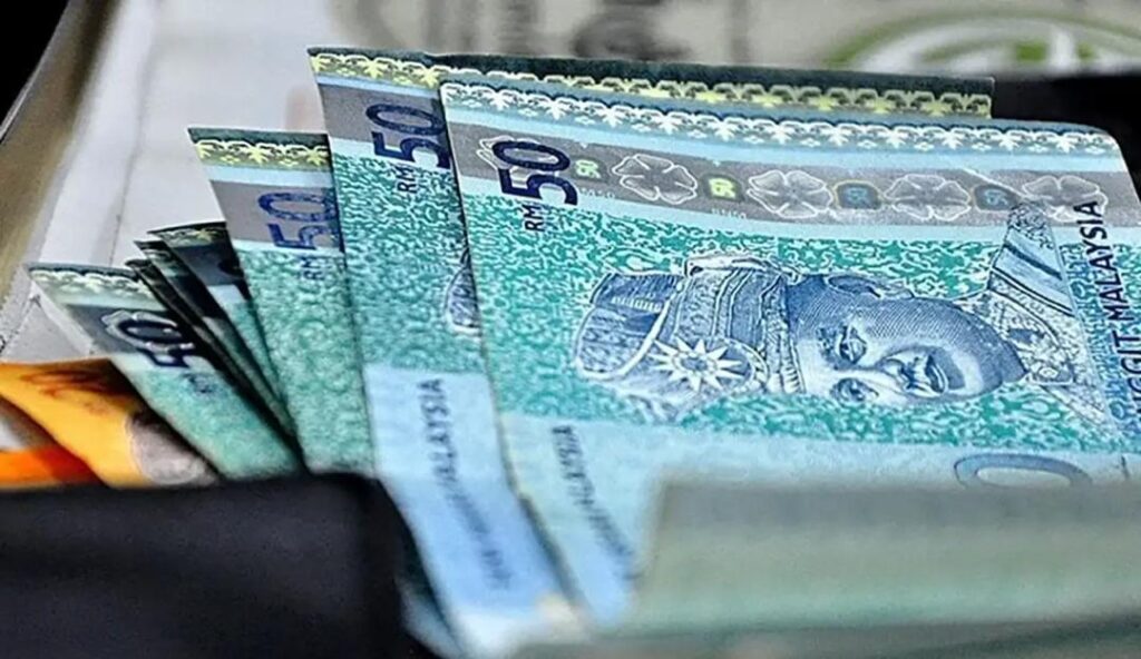 Ringgit dibuka lebih tinggi berbanding semalam