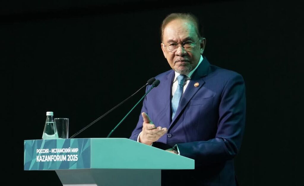 KazanForum 2025, Anwar Seru Dunia Islam Teroka Industri Halal