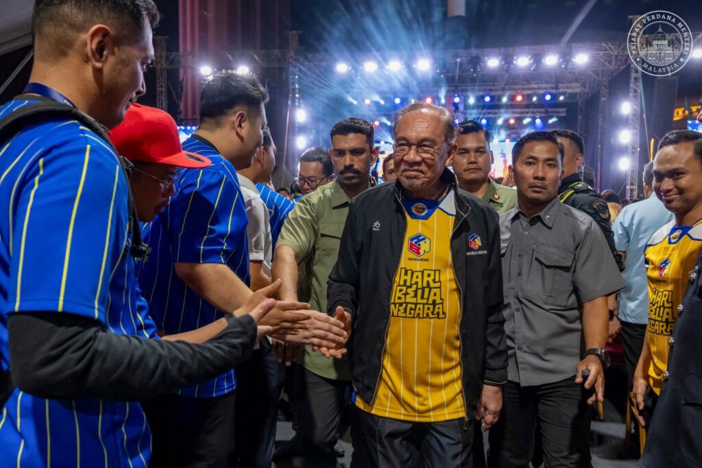 Populariti Anwar meningkat, 55 peratus rakyat puas hati prestasi PM – Kajian Merdeka Center