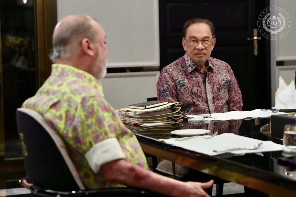 Agong Terima Mengadap PM, Bincang Perkembangan Semasa Negara