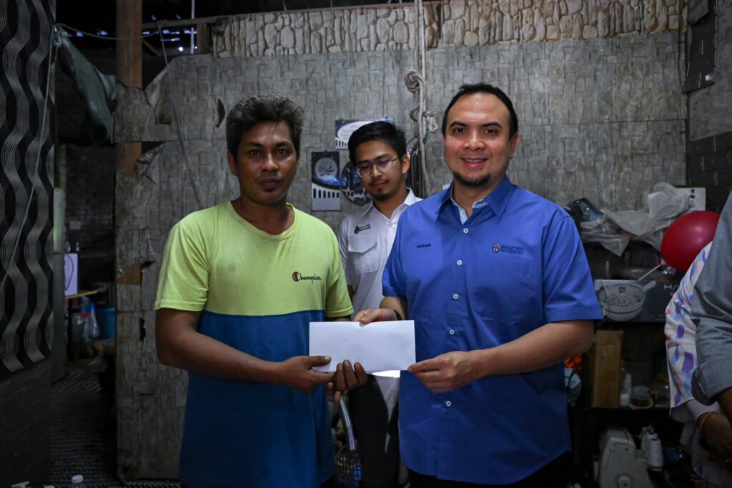 Keluarga Penjual Sarapan Terima Sumbangan Ziarah MADANI