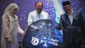 Sekolah angkat Madani: Kerajaan, swasta dan komuniti bersatu perkasa pendidikan