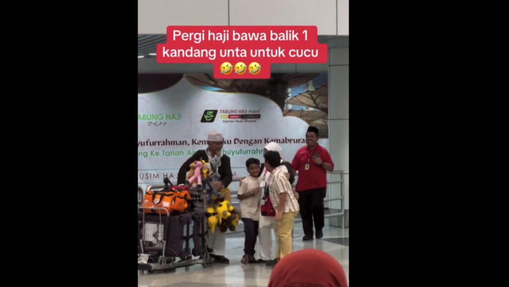 Gelagat atuk bawa ‘sekandang’ unta dari Makkah cuit hati netizen