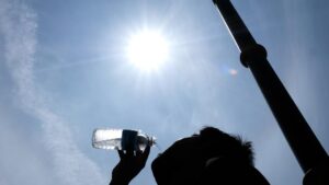 UK bahang luar biasa, suhu cecah 33 darjah Celsius minggu depan