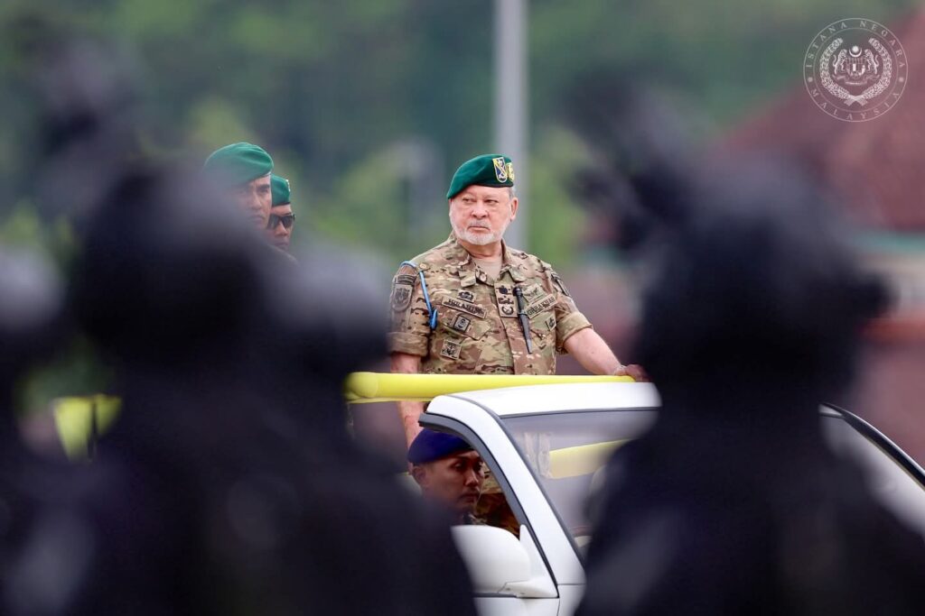 Agong Titah Batal Cadangan Pembelian Helikopter Black Hawk Usang
