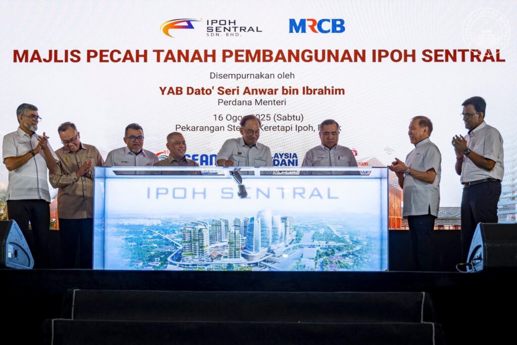 PM Rasmi Majlis Pecah Tanah Ipoh Sentral Bernilai RM6.25 Bilion