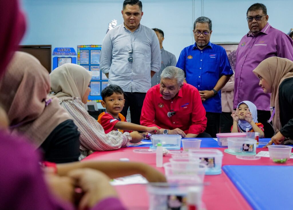 Ulasan | Akar Di Desa, Julang Di Dunia: Aspirasi Pendidikan Awal Negara