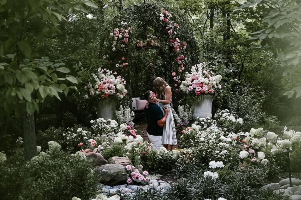 Taylor Swift, Travis Kelce Bertunang