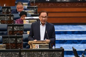 Anwar kesal berbilion dibelanja tapi kapal tiada