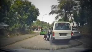 Polis tahan pemandu van ambil pelajar sekolah dalam keadaan bahaya