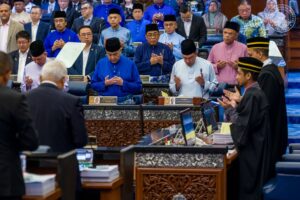 ‘Islam Dilaksana Secara Beradab Dan Berilmu, Bukan Sekadar Slogan’ – Anwar