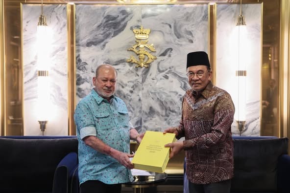 PM Persembah Cadangan Belanjawan 2026 Kepada Agong