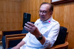 Anwar Zahir Penghargaan Kepada Aktivis Malaysia: ‘Mereka Lambang Keberanian Tanpa Sempadan’