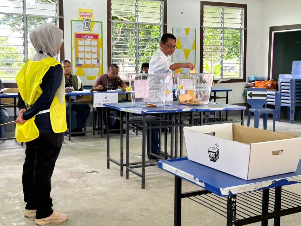 Pengerusi PKR Sabah Selesai Mengundi Di Tempasuk, Seru Rakyat Keluar Awal