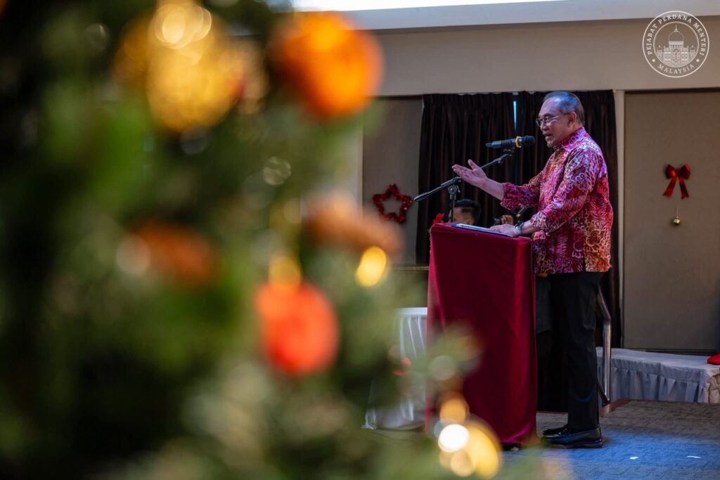 Anwar Ucap Selamat Hari Natal, Seru Perpaduan Demi Masa Depan Malaysia