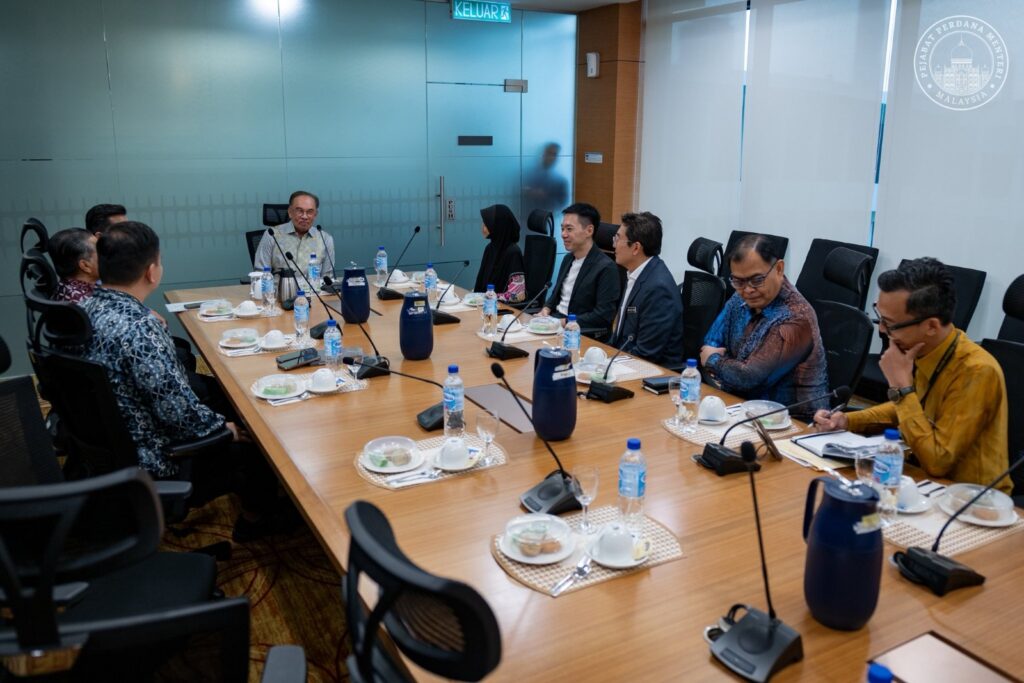 Hubungan Baik dan Komunikasi Penting dalam Kerajaan MADANI – Anwar