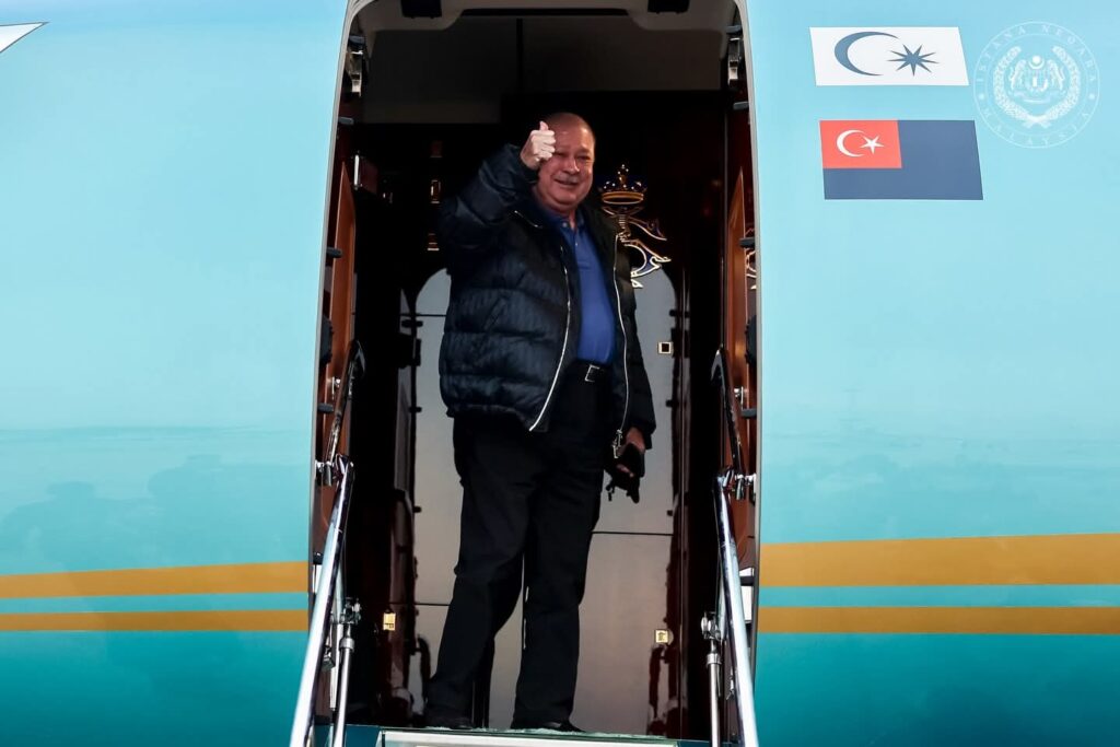 Agong Tamat Lawatan Khas Di St Petersburg, Rusia