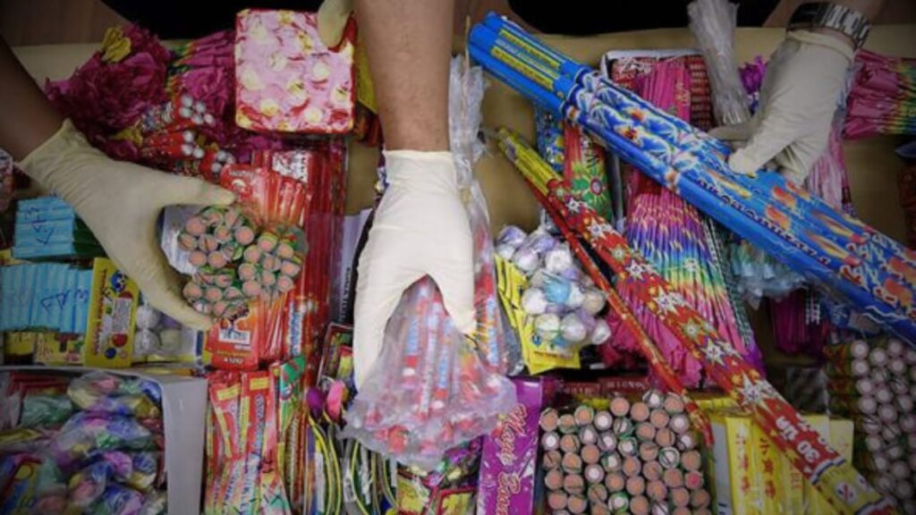 Orang Ramai Dilarang Beli, Jual Dan Main Mercun Tanpa Kebenaran