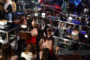 Pusat Hiburan Elit Kepong Diserbu, 107 Warga Asing Ditahan