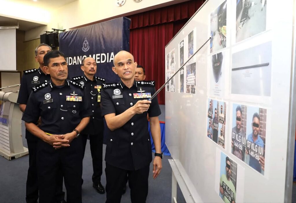 Polis Berkas Lima Lelaki Babit Insiden Gaduh Di Balai Meru