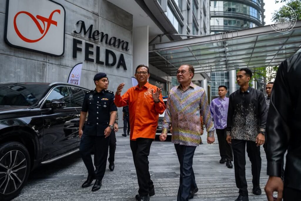 FELDA Bangkit Dengan Transformasi, Jadi Legasi Pembangunan Negara – Anwar