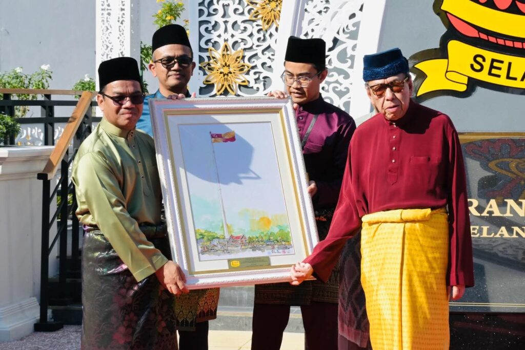 Sultan Selangor Rasmi Tiang Bendera Tertinggi Asia Tenggara Di Shah Alam