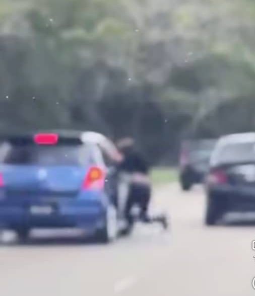 Lelaki Berpaut Pada Kereta Bergerak Direman Tujuh Hari