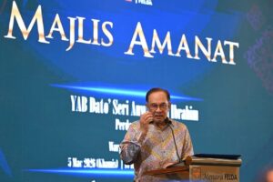 FELDA Mesti Terlibat Dalam Pembangunan Negara – Anwar