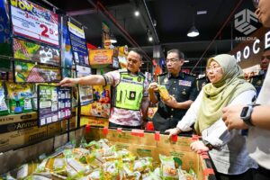 KPDN Perketat Larangan Jual Minyak Masak Peket 1kg Kepada Warga Asing