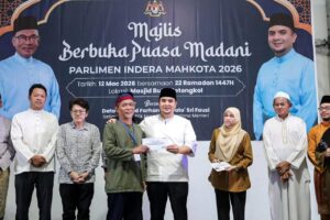 500 Penerima eKasih Terima Sumbangan Aidilfitri Di Indera Mahkota Daripada PM