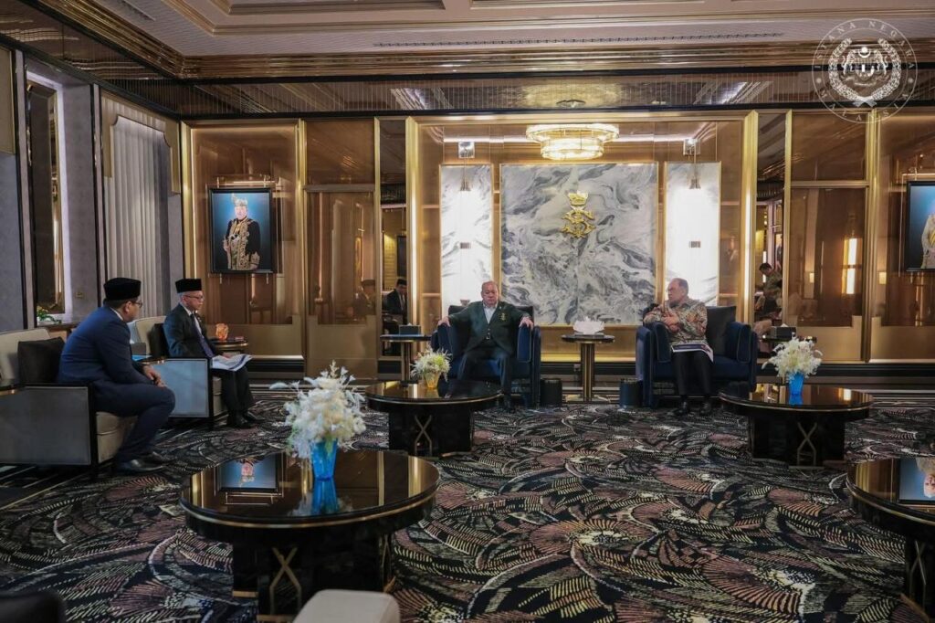 Agong Berkenan Terima Taklimat Ekonomi, Keselamatan Negara