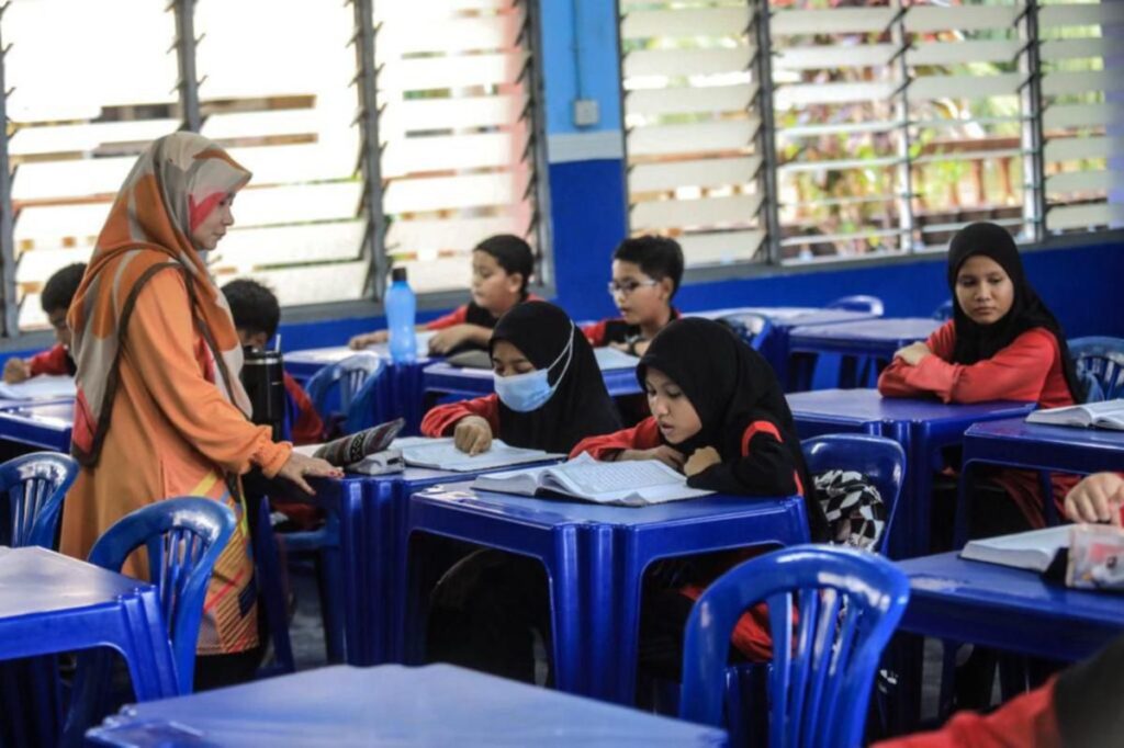 Cuaca Panas: KPM Benarkan Pakaian Sukan, Aktiviti Luar Dipantau