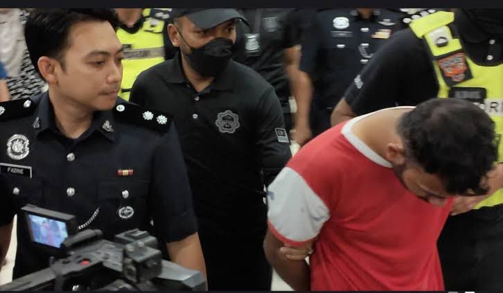 Pelajar IPT mengaku tidak bersalah pijak al-Quran