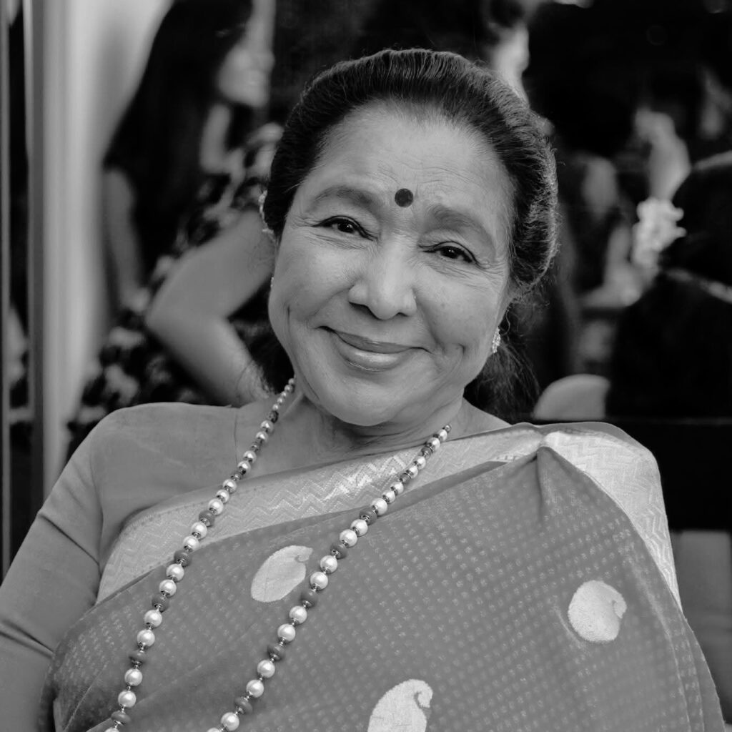 Anwar Rakam Takziah Pemergian Asha Bhosle, Legenda Muzik India