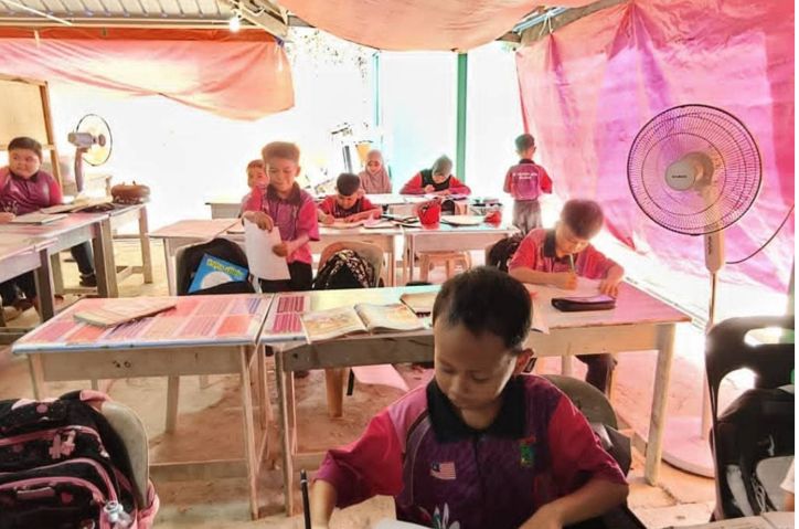 Anwar arah tindakan segera isu pelajar SK Balaban Jaya belajar dalam khemah