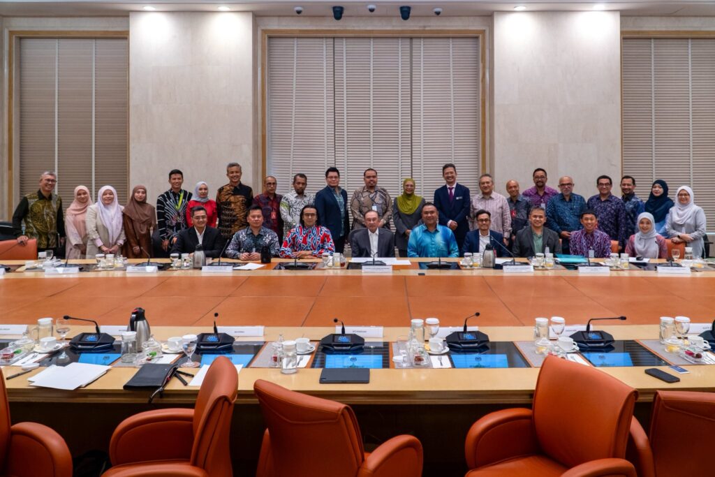 Kerajaan perkasa usahawan bumiputera, sasar pelaburan RM2 bilion