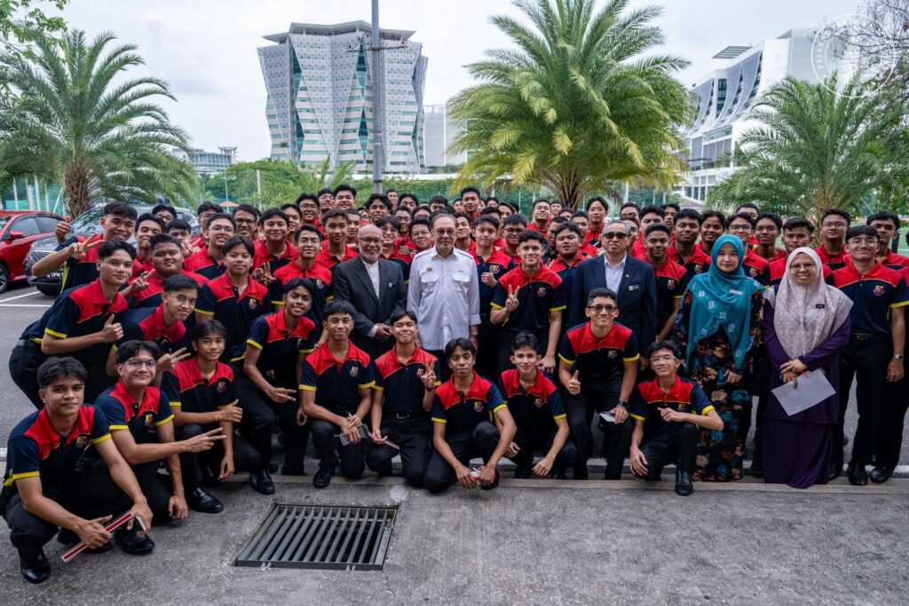 PM Sokong ASWO Gegar Pentas Dunia, Sumbang RM100,000