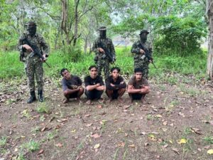 Tentera Darat Tahan 10 PATI Di Sempadan