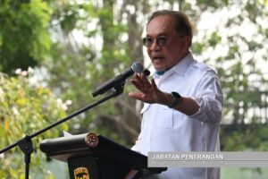 Bekalan Bahan Api Negara Kekal Stabil, Tiada Keperluan Catuan – Anwar