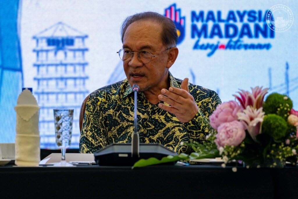 Pelaburan Berakar Di Malaysia, Angkat PKS Dan Ekonomi Rakyat – Anwar