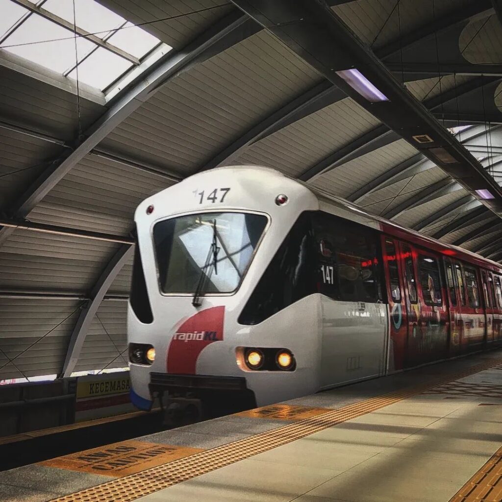 25 Penumpang Selamat Selepas Tren Rapid KL Alami Kerosakan Suis Landasan