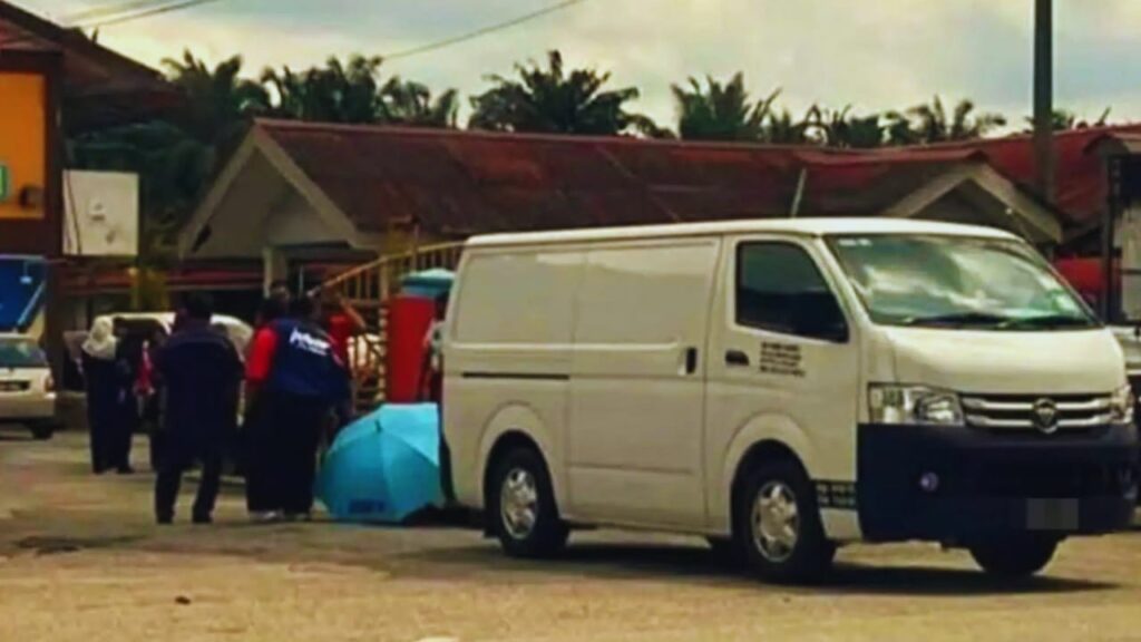 Murid perempuan maut selepas dirempuh van depan sekolah di Batu Pahat