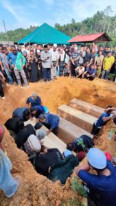 Jenazah Empat Mangsa Nahas Simpang Renggam Disemadi Dalam Satu Liang Lahad