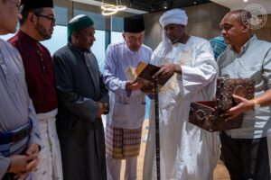 Kejar Teknologi, Jangan Tinggal Akhlak – Anwar
